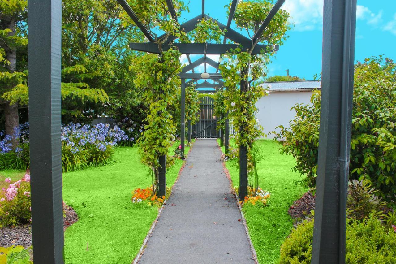 The Pier Lodge Bed And Breakfast Christchurch Exterior foto
