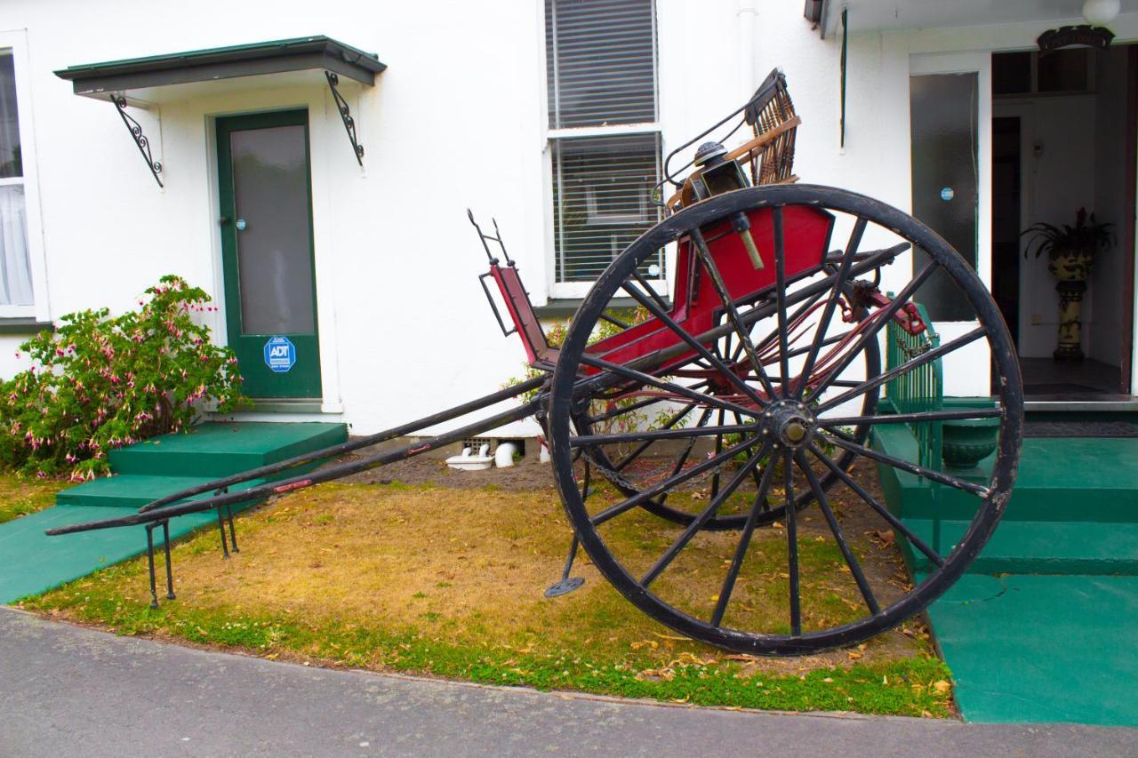 The Pier Lodge Bed And Breakfast Christchurch Exterior foto